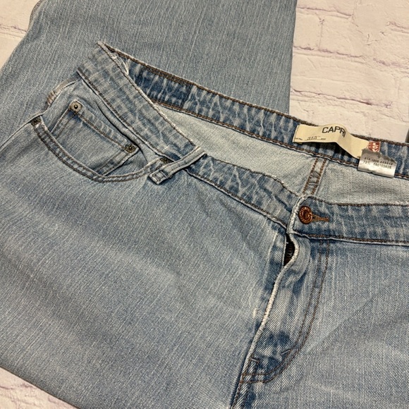 Levi’s 515 Capri Light Blue lightly distressed Denim jeans Women’s Plus size 40 - Picture 15 of 15